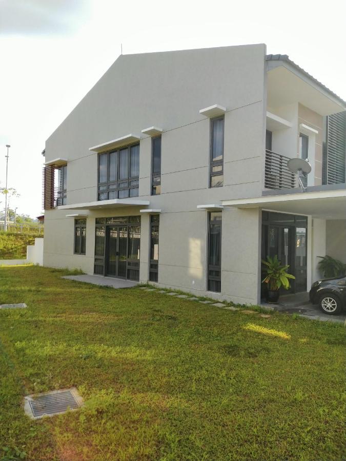 Pinevalley Homestay Putrajaya Presint 12 Eksteriør billede